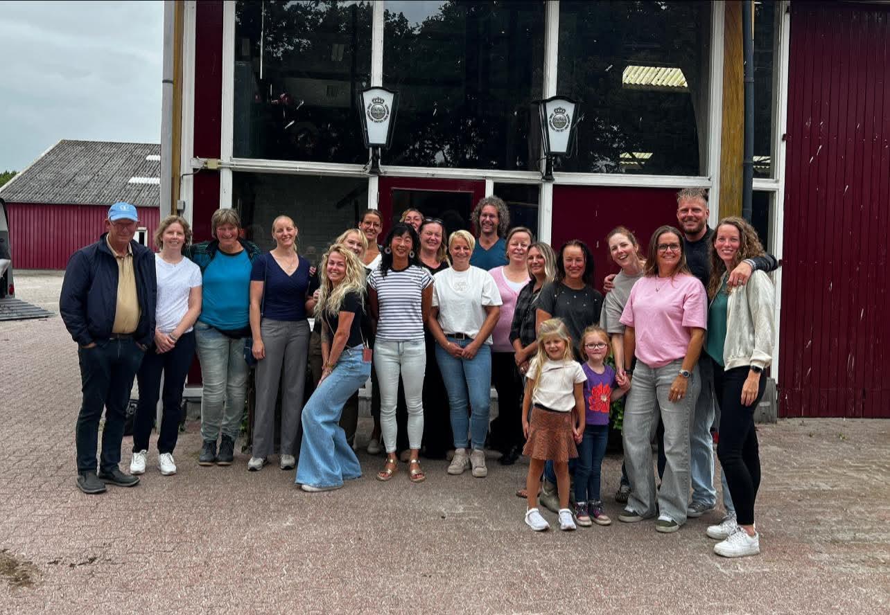 Laatste ronde door oude manege in Roden