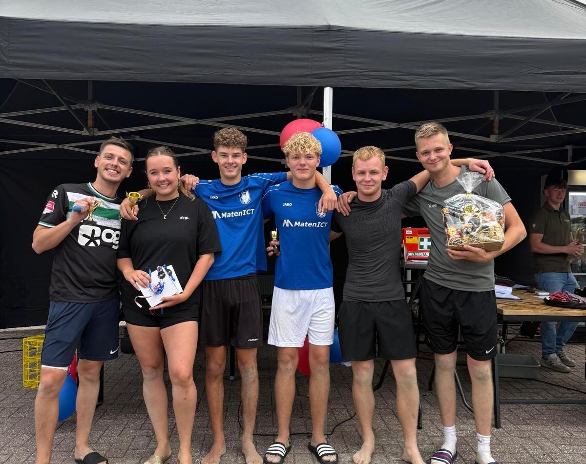 Zon, zand en strijdlust bij beachvolleybaltoernooi Onder de Linden