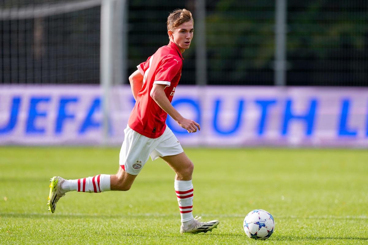 Talent uit Peize schrijft historie: Tygo Land naar Jong Oranje