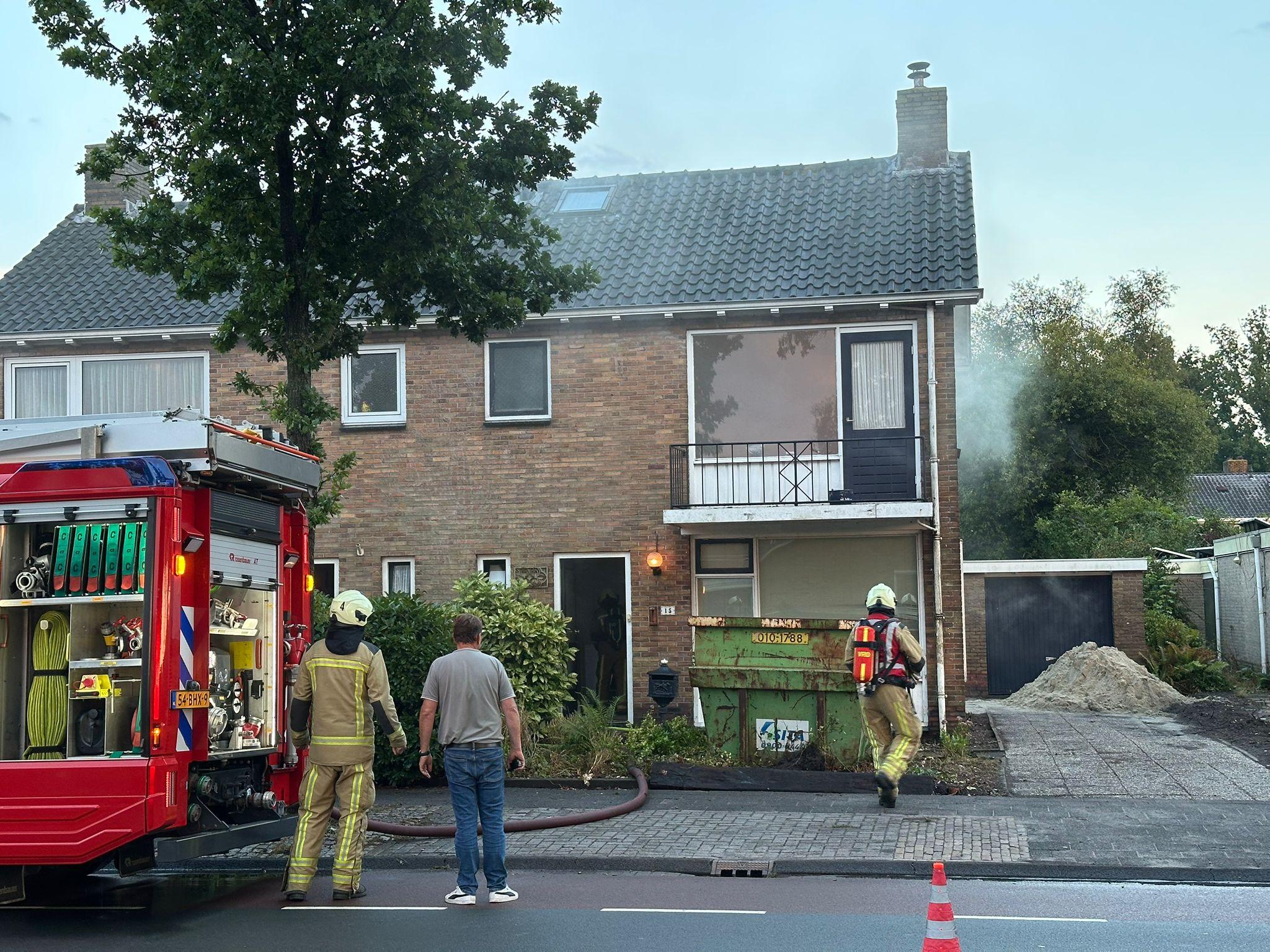 Brandweer Roden oefent in leegstaande woning
