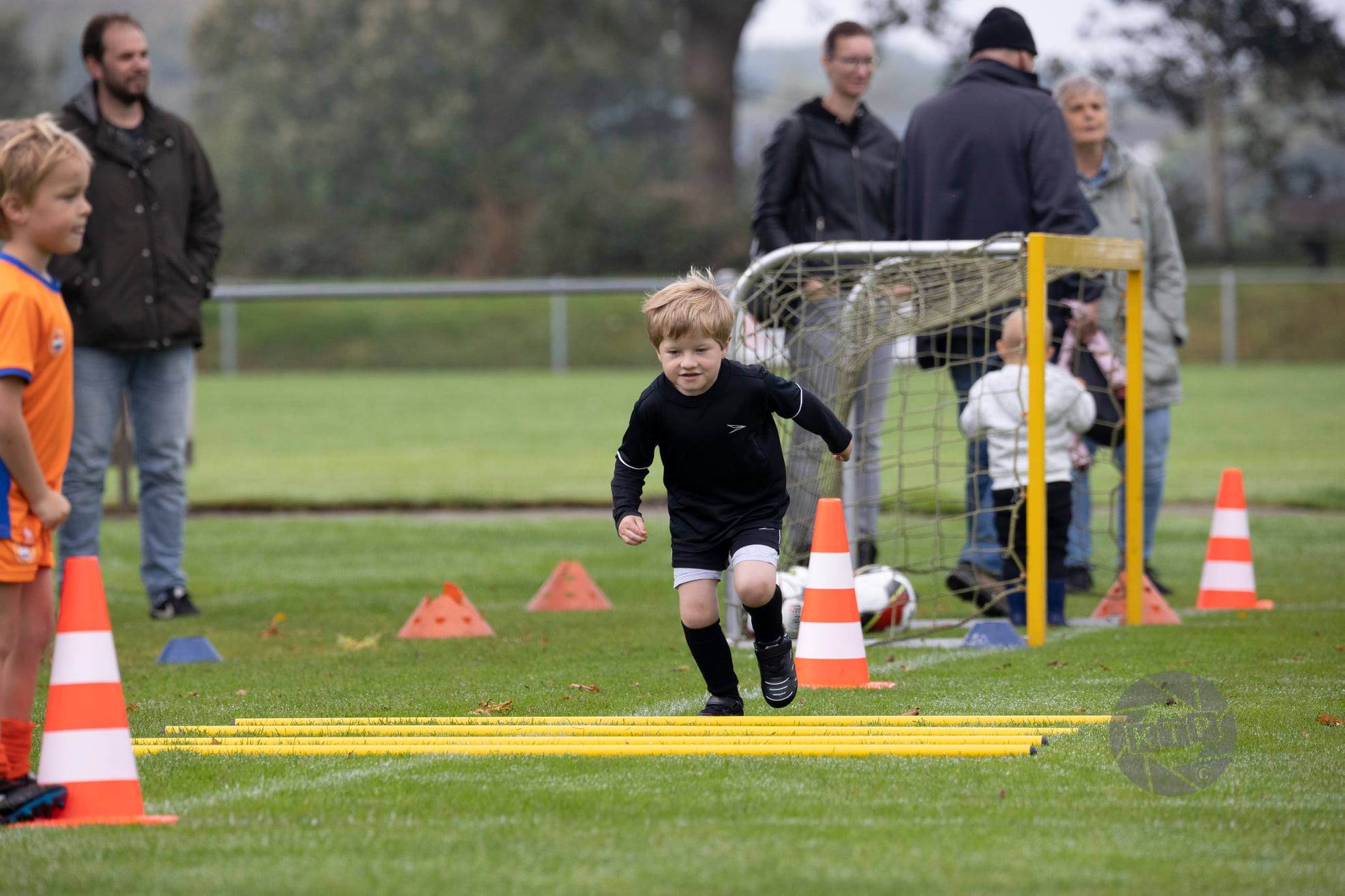 VV Nieuw-Roden zoekt nieuwe ‘mini’s’: voetbalplezier vanaf 4 jaar