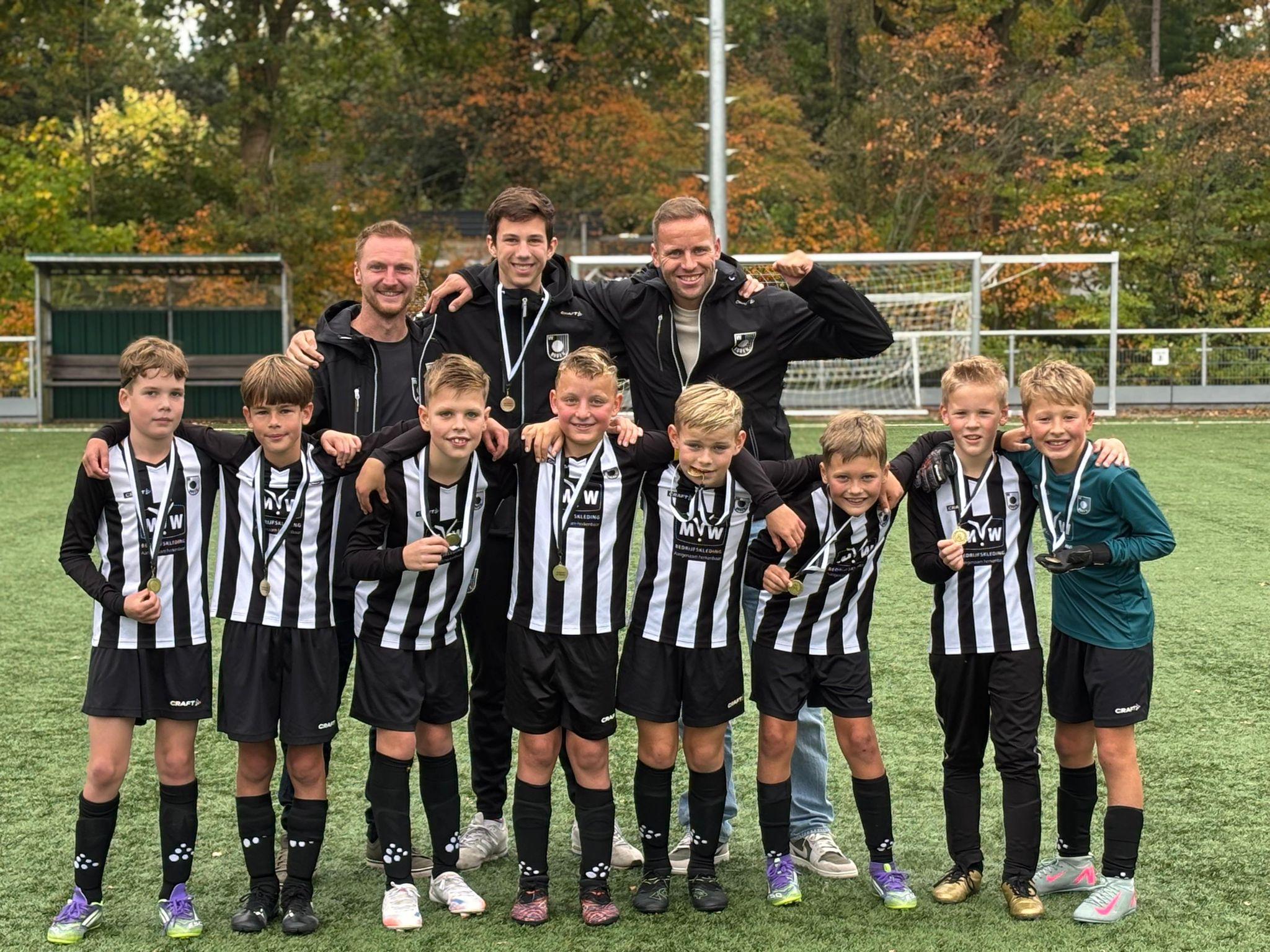 Roden JO10-2 kampioen van de 1e fase!