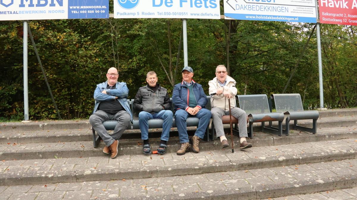 Het scorebord: Voetbal uitslagen/standen en stand Gouden Schoen Bokaal