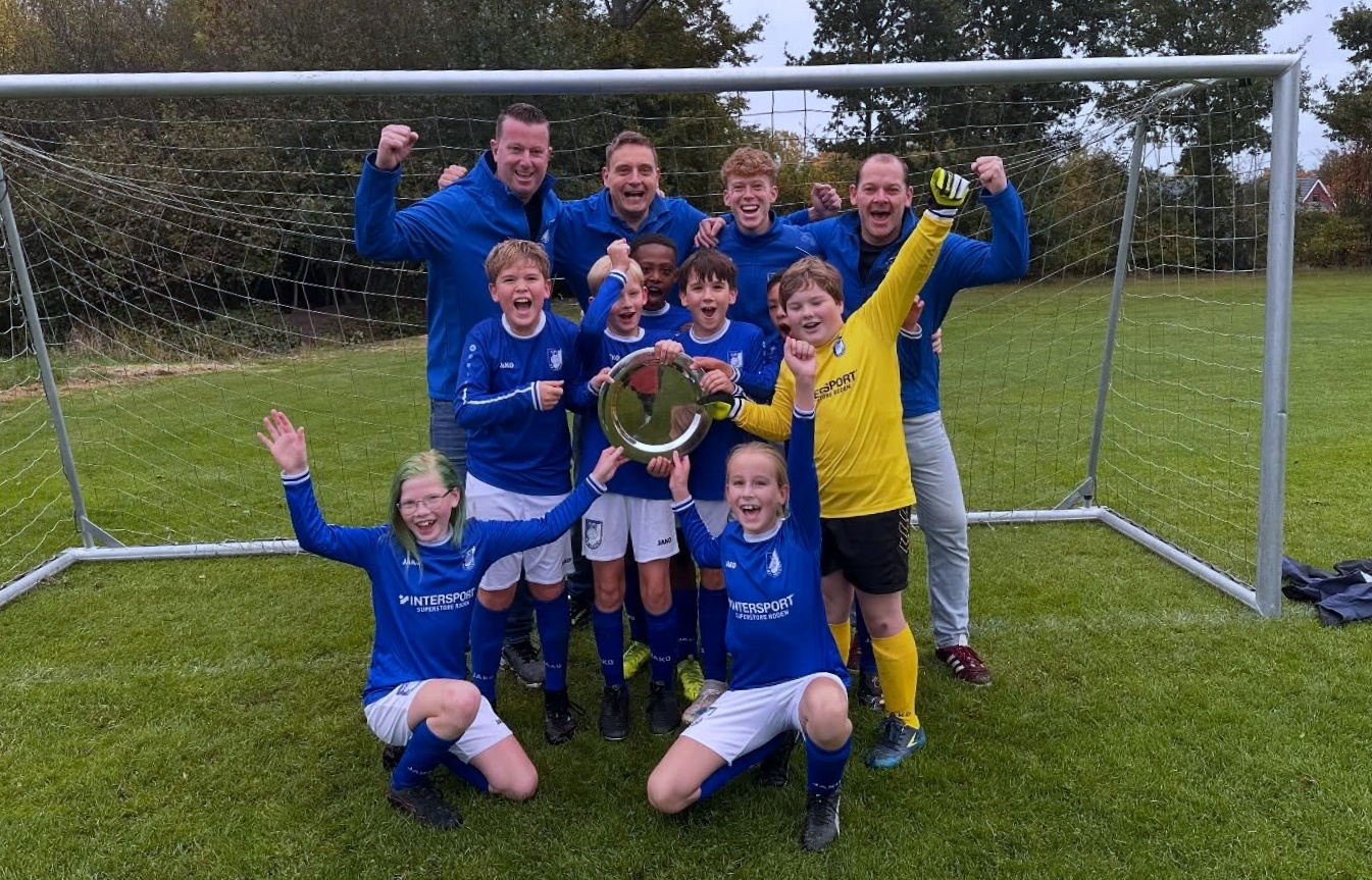 Nieuw Roden JO11-1 pakt fasekampioenschap 