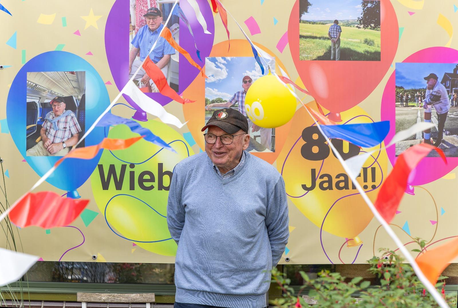 Wiebe de Weerd blaast 80 kaarsjes uit 