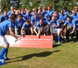 Veenhuizen kampioen in eigen huis – Sjoert Giezen ontvangt Gouden Schoen met veertigste treffer!