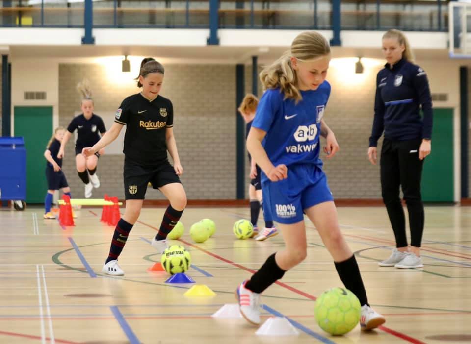 KTP zoekt voor de leeftijdsgroep 10-13 jaar meisjes die ook Zaal en Beach Soccer willen spelen/trainen   