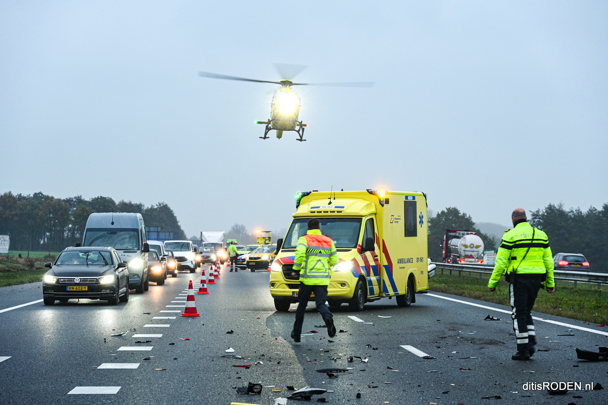 Ravage op de A7 bij Marum door ongeval met meerdere voertuigen📸