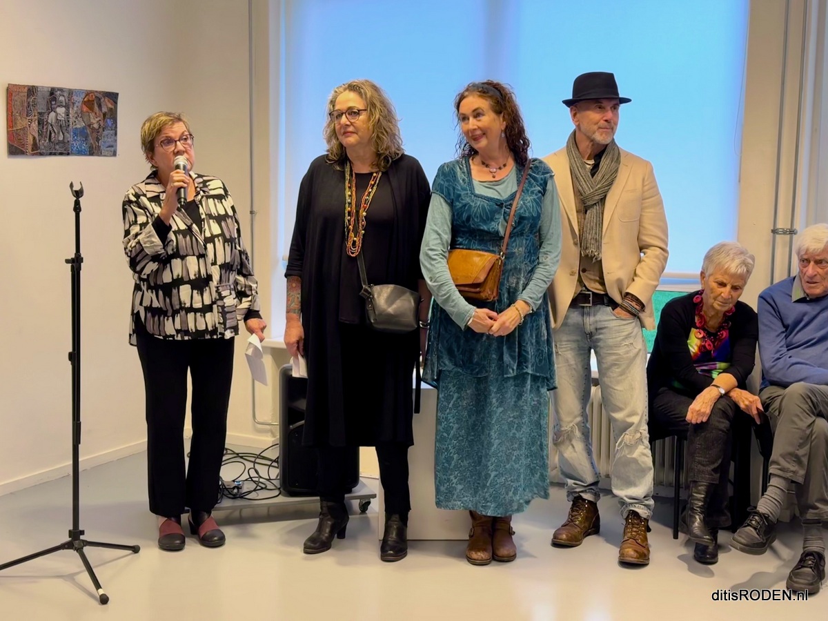 Expositie ‘De Spiegel van onze Wereld’ onder veel belangstelling geopend.