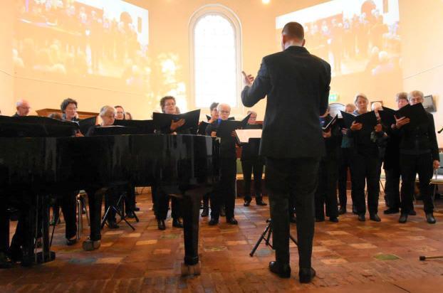 Kamerkoor Peize betovert volle kerk met sfeervol ‘Water’-concert