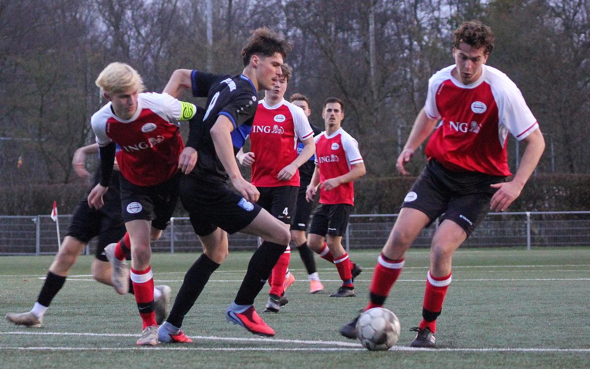 Nieuw-Roden vergeet zichzelf te belonen tegen koploper Amicitia VMC