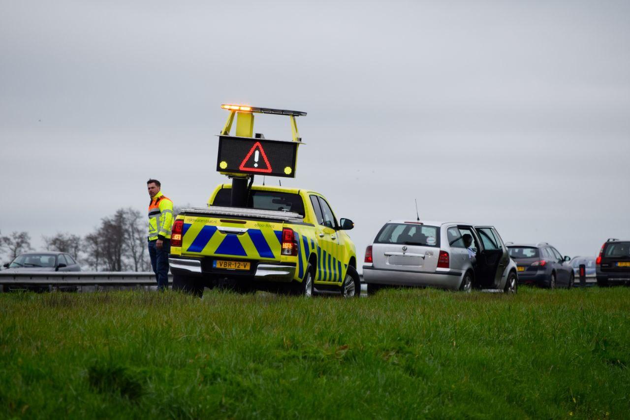 Opeens mis op de A7: twee incidenten zorgen voor verkeerschaosje