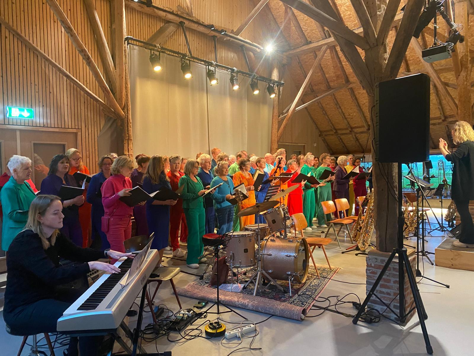 Popkoor Puur meets Big Band Groningen