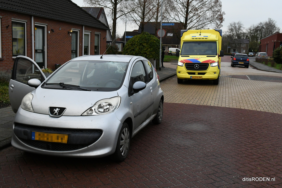 Fietser gewond na aanrijding met auto in Tolbert