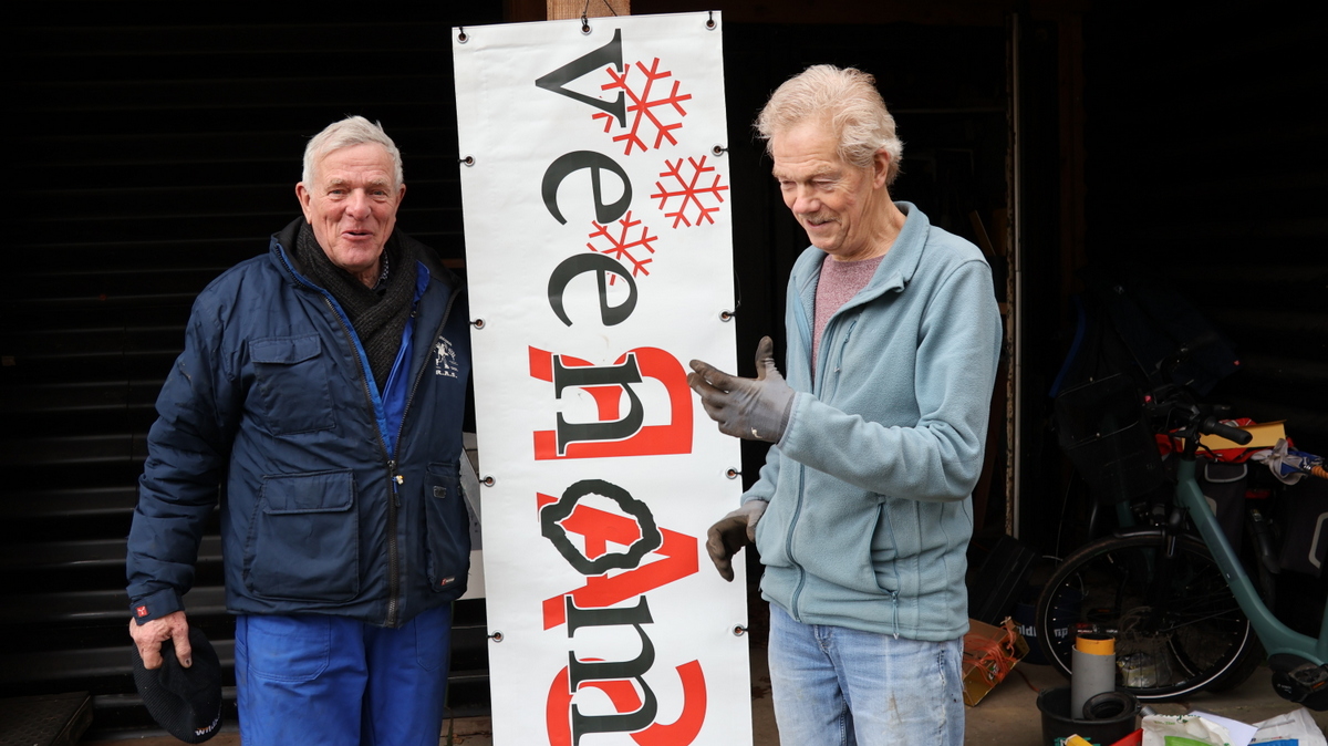 Vrijwilligers steken handen uit de mouwen bij RAS-ijsbaan tijdens NLdoet