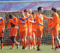 ONR verliest nipt in Dokkum. Veenhuizen pakt belangrijke thuiszege