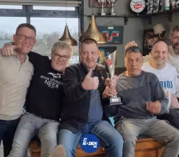 Gert Glas en Rudy Poeder winnen Tien over Rood Biljart-toernooi bij Café de Kastelein