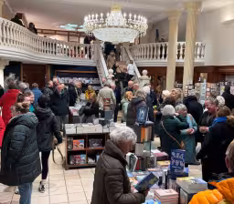 Officiële opening nieuwe locatie Boekhandel Daan Nijman in Roden