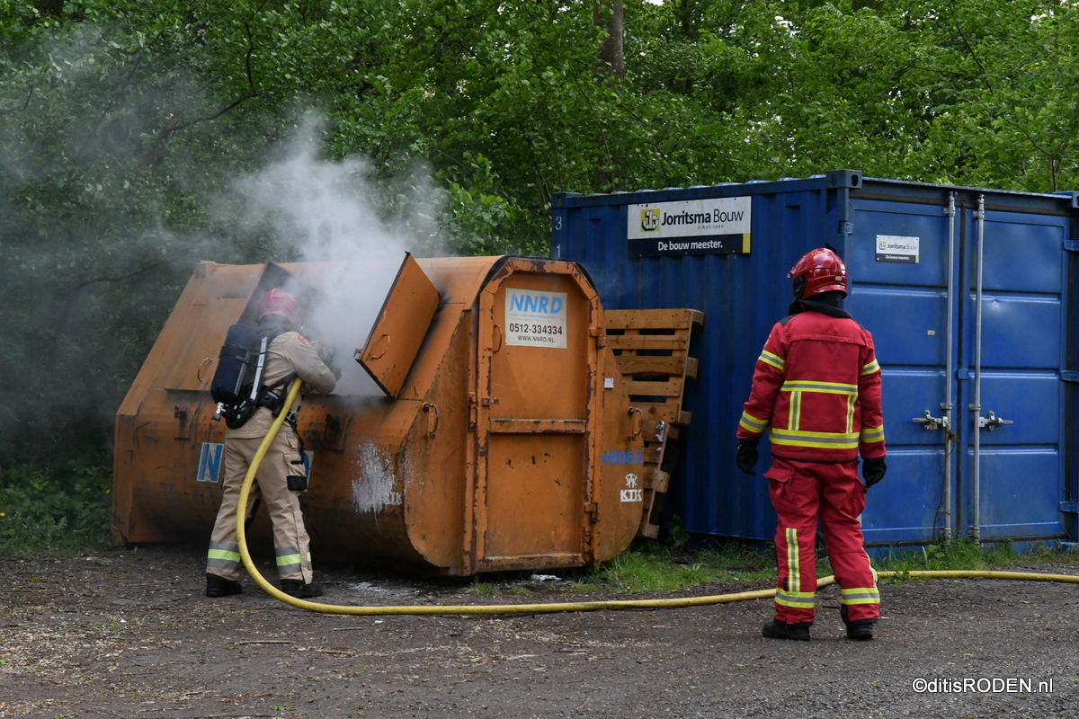 Getuige ziet opvallende actie vlak voor containerbrand in Marum