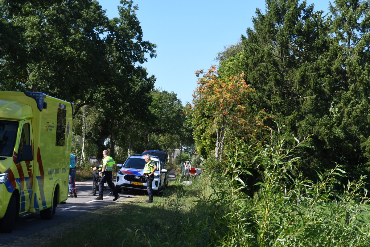 Man met driewieler eindigt in sloot langs de weg