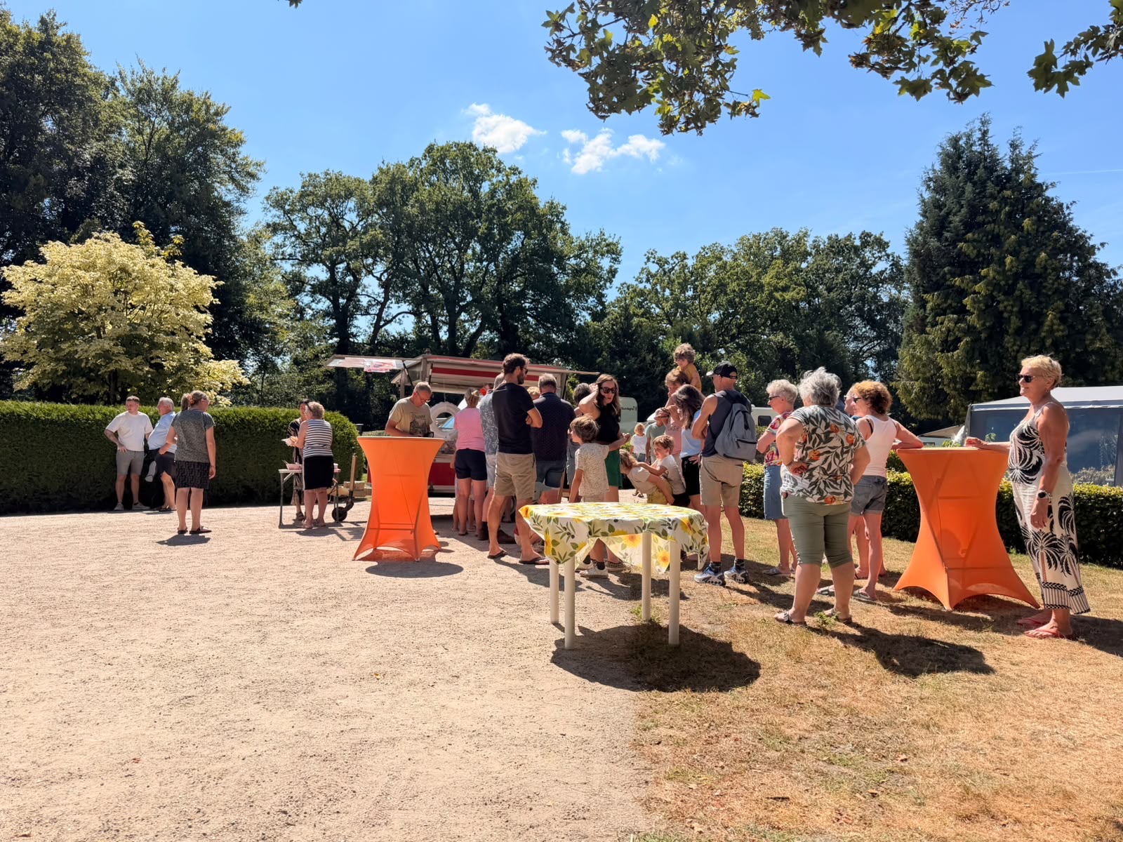 Zomerse verrassing op Camping Ot en Sien in Roden: Ambachtelijk ijs voor gasten en leden