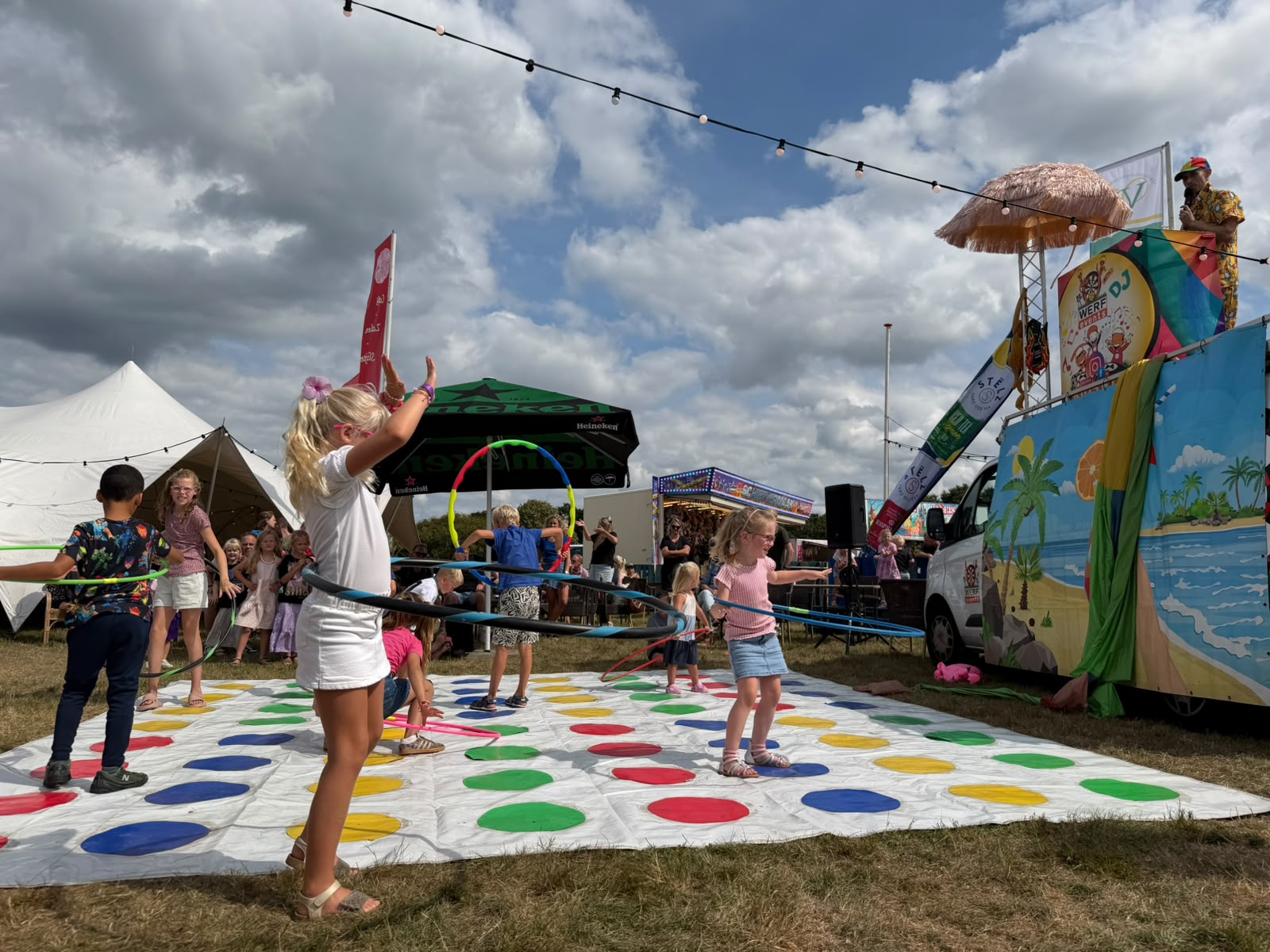 Van oldtimers tot feestmuziek: Peize sluit de Zomerfeesten af met een volle zondag