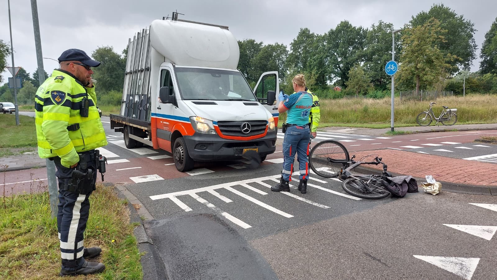 Opnieuw fietser gewond na aanrijding op rotonde Maatlanden in Roden - Dit is Roden - De nieuwswebsit