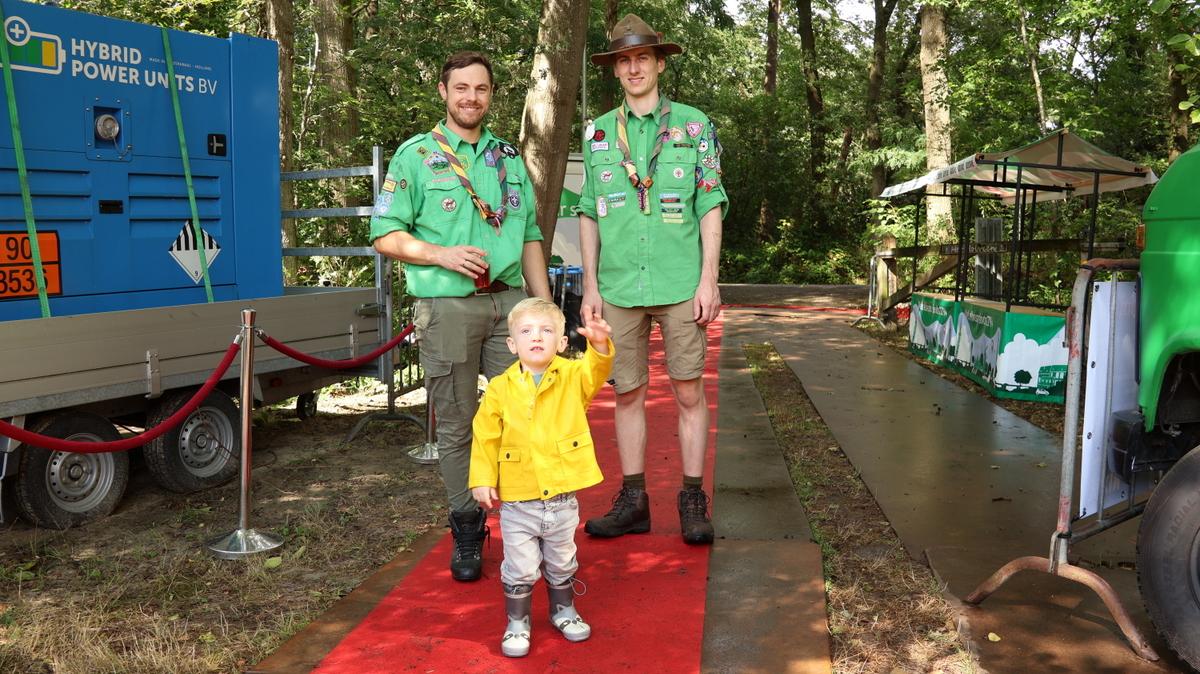 Commissaris van de Koning opent Jeugdmiddag rond de RAS-ijsbaan
