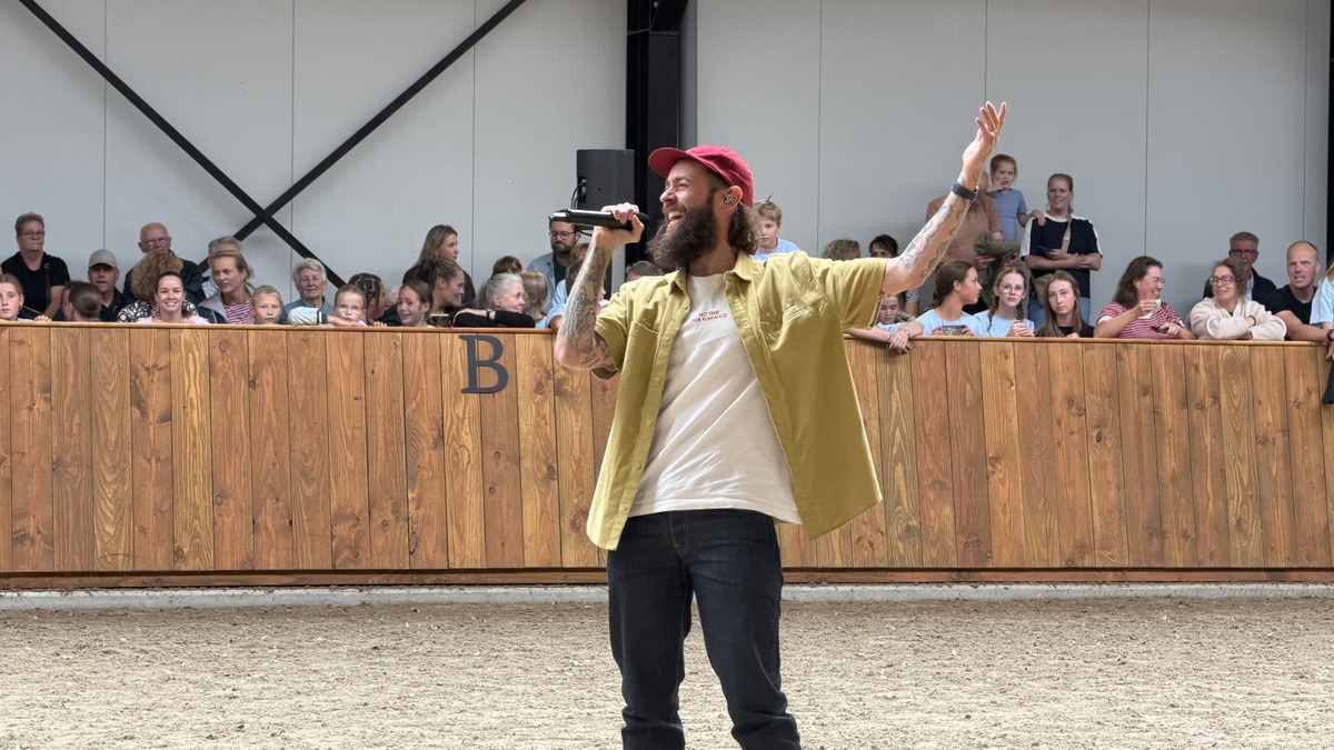 Dubbel feest in Roden: nieuwe manege officieel geopend en Mensinghe 80 jaar (video)