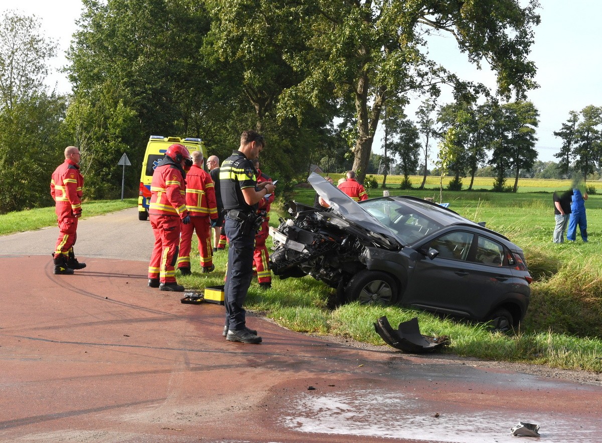 112 Westerkwartier - Ravage na zware botsing: meerdere gewonden