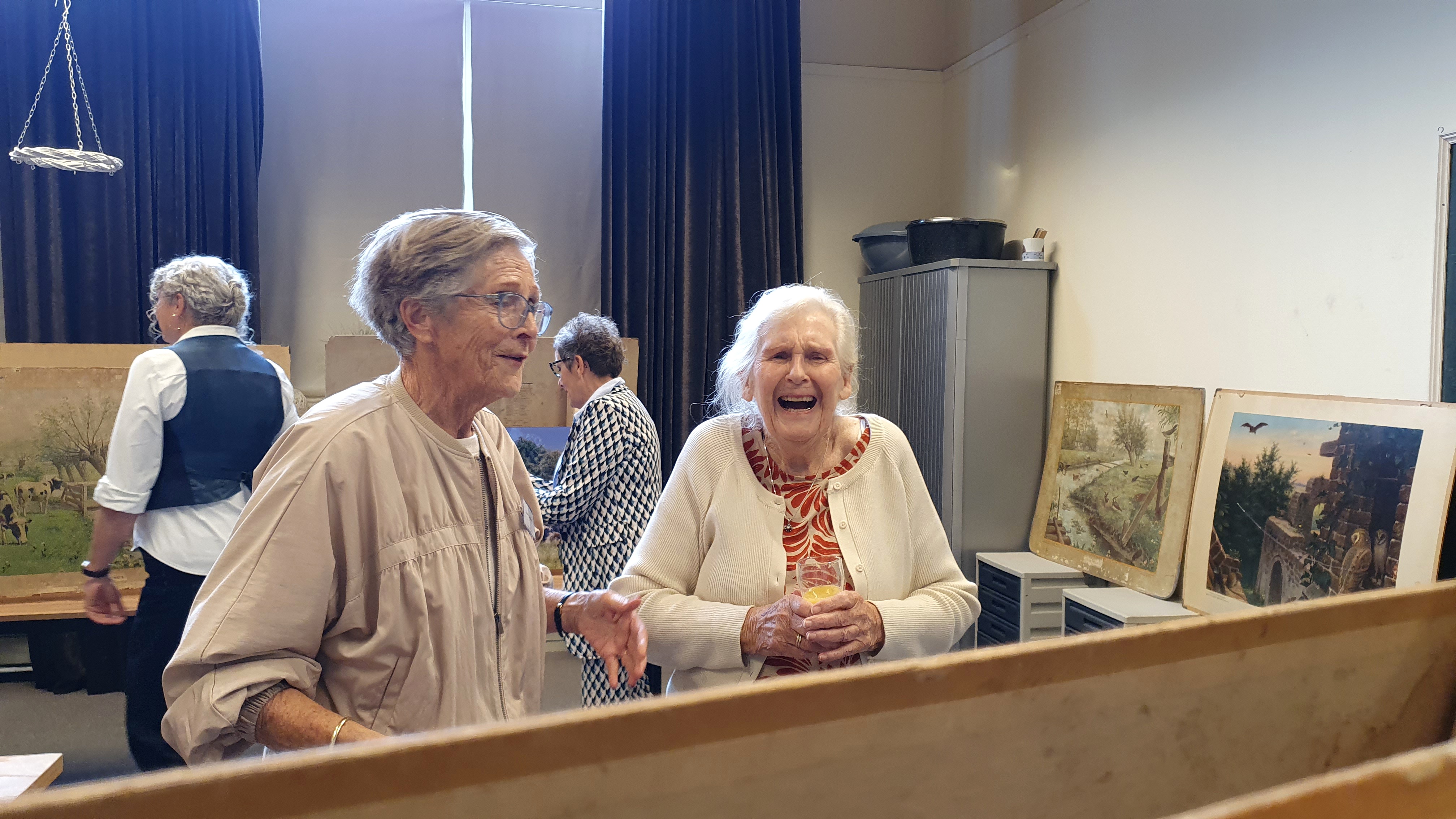 Van oude schoolplaat tot moderne natuurfoto: bijzondere tentoonstelling geopend