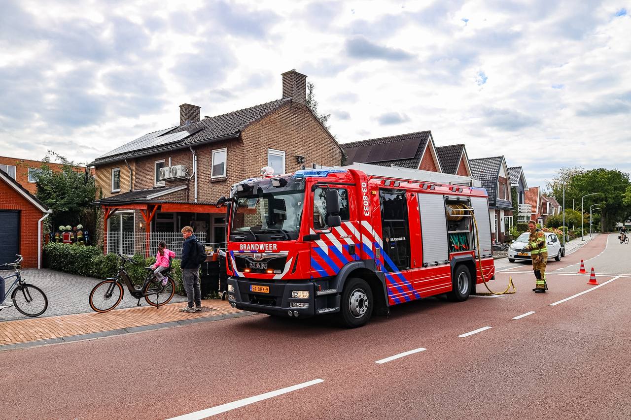 Brandje achter woning aan Leeksterweg in Roden - Dit is Roden - De nieuwswebsite van Roden