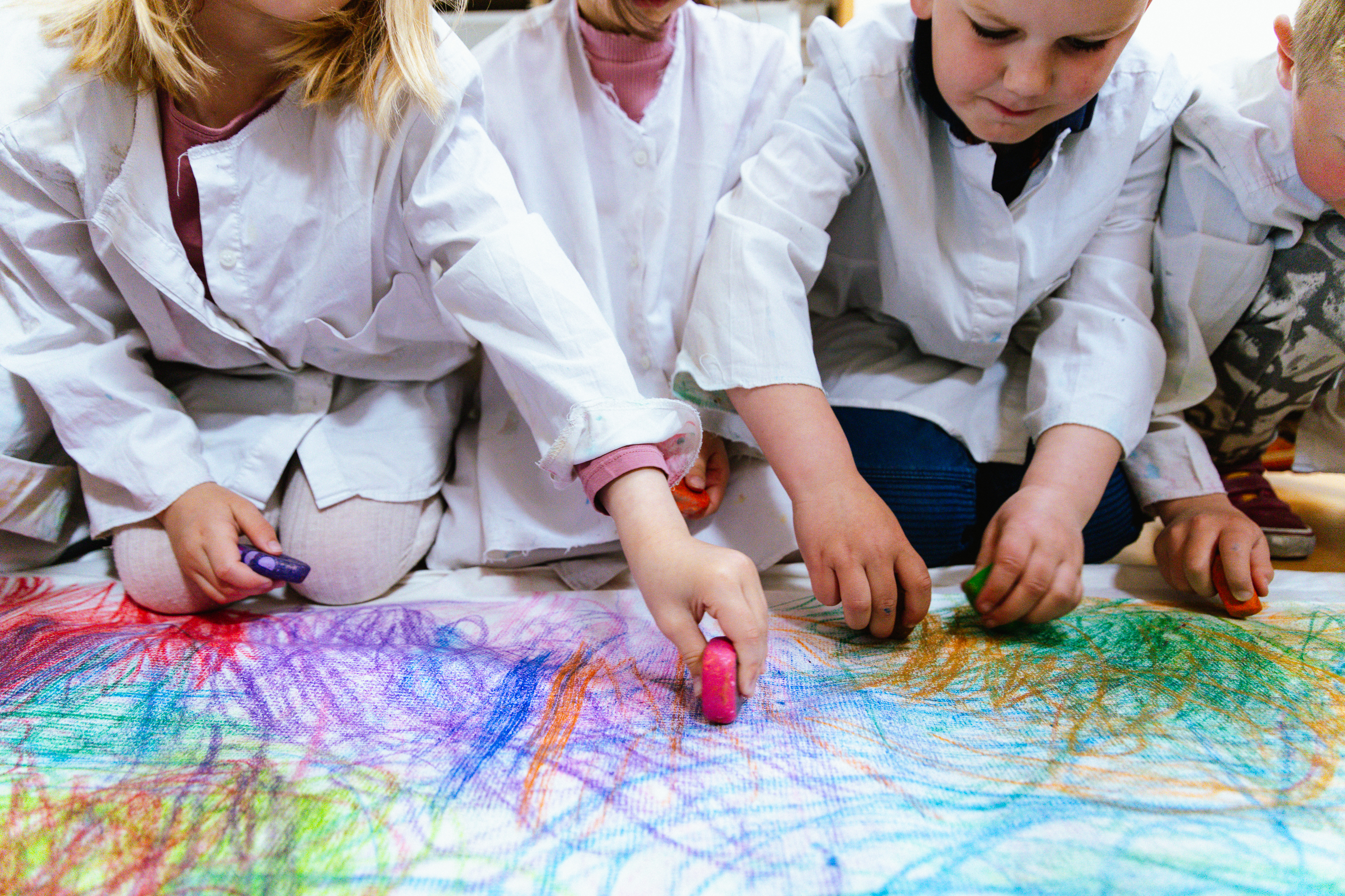 Basisschoolleerlingen exposeren hun werk tijdens Kindertentoonstelling Noordenveld