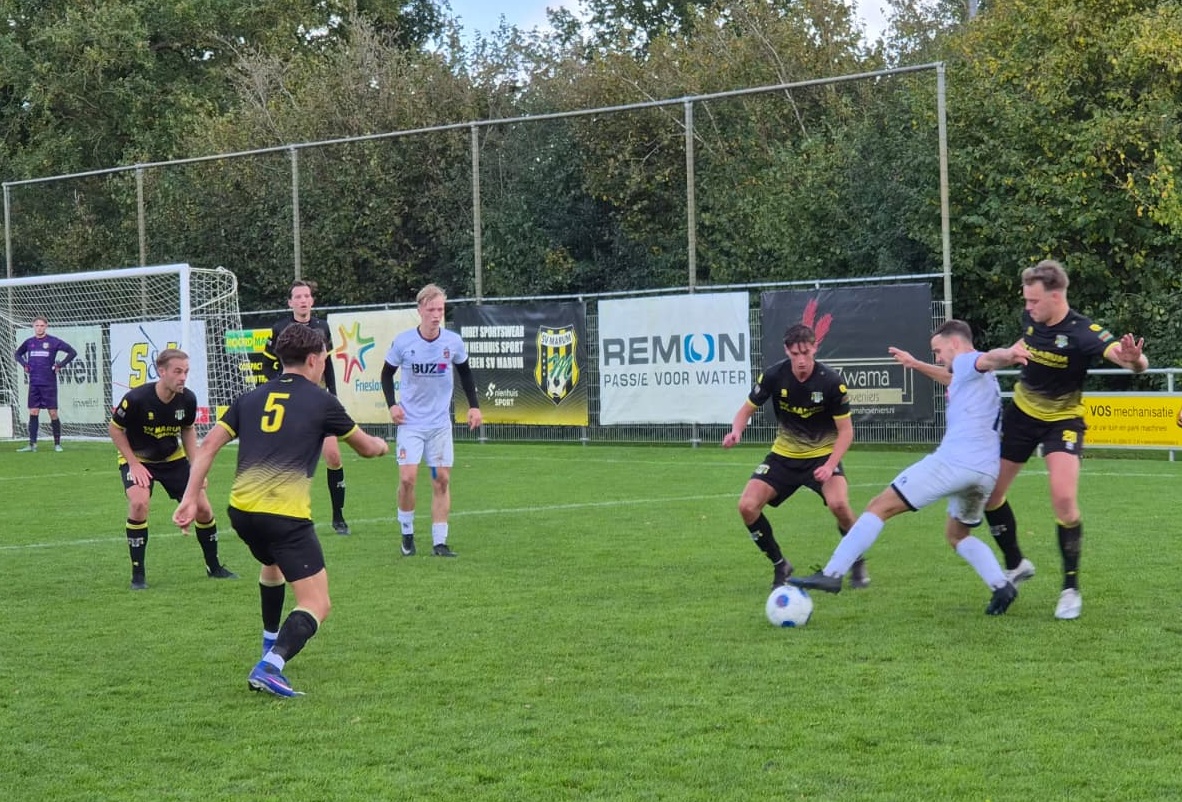Bekervoetbal: Veenhuizen en VEV'67 bekeren verder. Marum uitgeschakeld